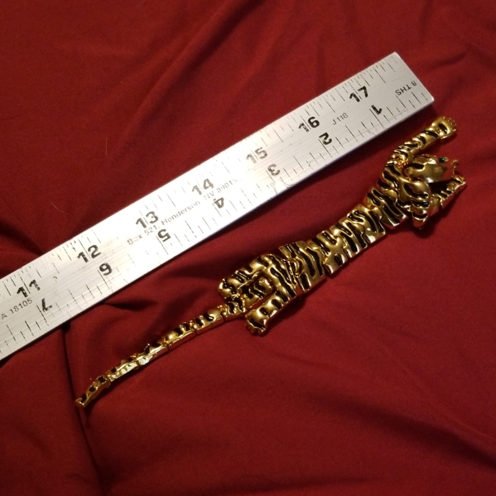 Tiger Brooch - Picture 6 of 6